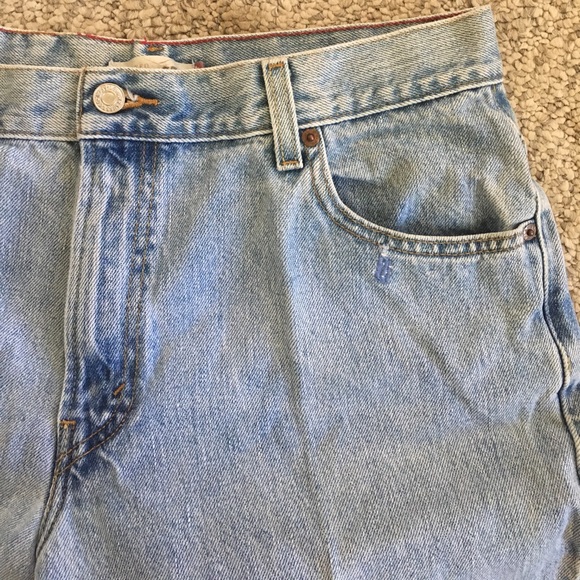 Light wash LEVI’s mom jeans - Picture 5 of 5
